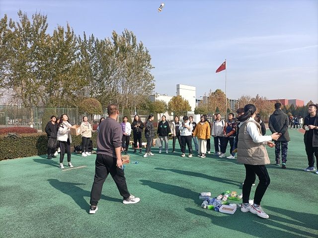 【完满班级】变废为宝 创新价值——食品与环境学院生技2001班完满班级活动