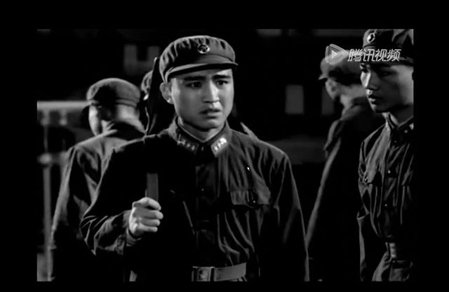 【完满班级】学习雷锋好榜样 争做先锋有力量——艺术传媒学院环设1904举办红色电影赏析