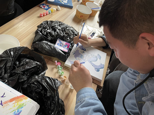 【完满班级】画笔奉献心 谁为行路人——淬炼商学院行管1903班完满班级活动