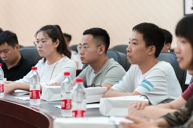 一部用志愿精神浇灌的西部青春史——2018年大学生志愿服务西部计划欢送座谈会