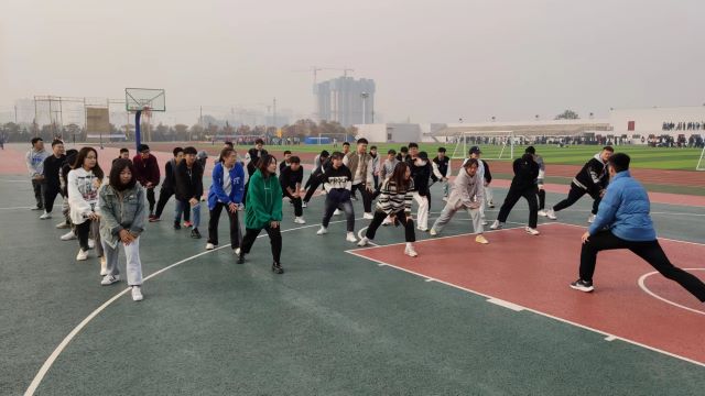 【完满班级】趣味竞速比赛 增添你我友谊——大数据学院、信息工程学院计科2214班完满班级活动