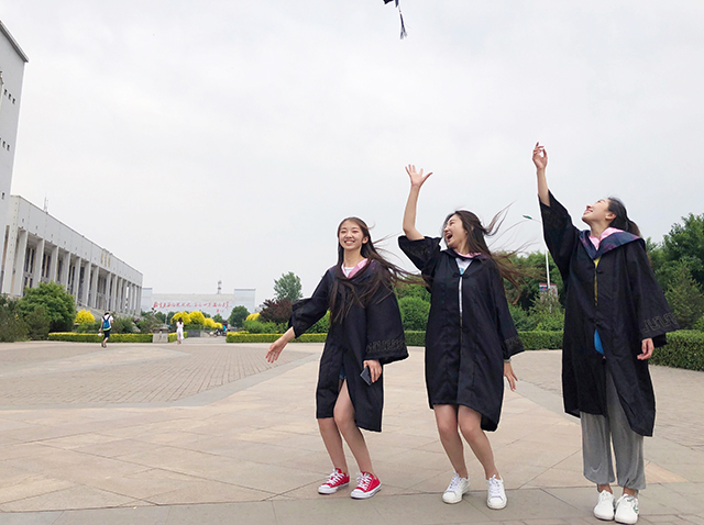 【完满班级】静看光阴荏苒——艺术传媒学院2014级视觉专业“借我四年”最美毕业季完满班级活动