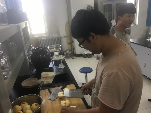 【社团快讯】缤纷五月 花若云霞彩蝶双飞