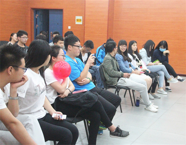 学会换位思考 珍惜点滴幸福——远景学院第七期观影活动顺利开展