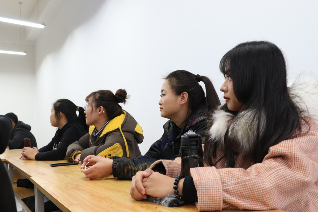 【完满班级】穿行迷雾 愿前路灯塔永不熄灭——经济与管理学院十一月完满班级活动纪实(八)