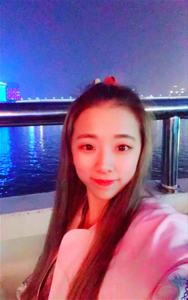 闪光的信院第216期:无双智“慧”映晨曦 悠悠梦想结桃李——李慧