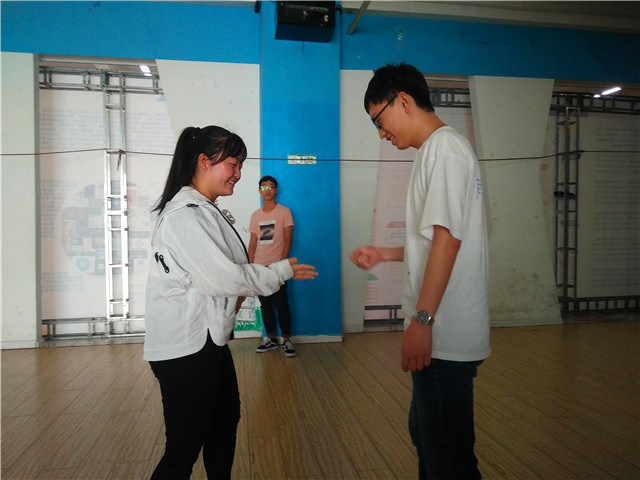 【完满班级】风雨同担当 比肩共完满——智能工程学院自动化1601班举办“同担当共完满 魅力多米诺”完满班级活动