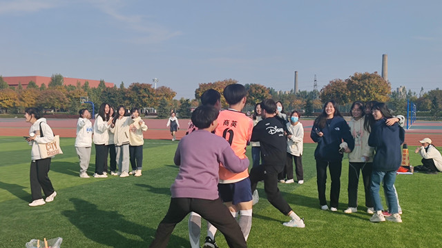 【完满班级】党旗下赓续红色血脉 赛道上点亮青春之火——商务英语学院完满班级活动集锦