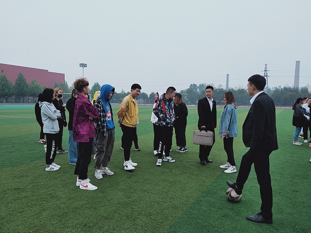 【完满班级】争先恐后 百步穿杨--艺术传媒学院环设1804班5v5足球比赛