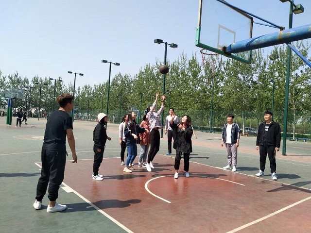 【完满班级】放飞青春 亲近你我――信管1701班“同青春 共篮球”完满班级活动