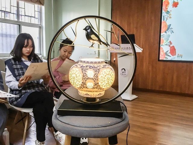 【完满班级】五彩缤纷 溢彩飞扬——环设1804班创意灯饰作品展