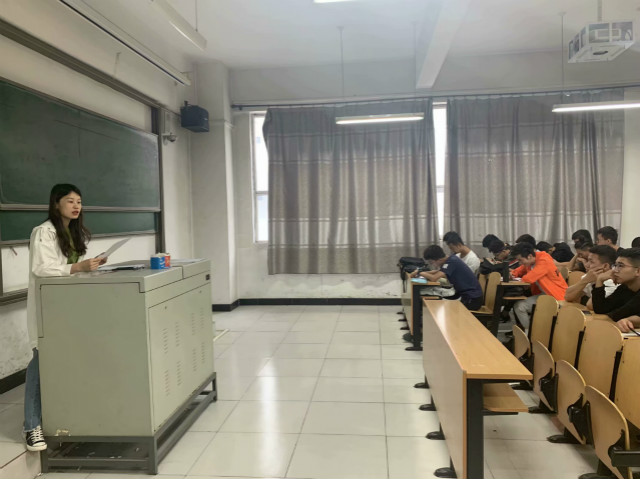 【辅导员说完满】以诚信为本 打造平安校园——智能工程学院2017级主题年级会