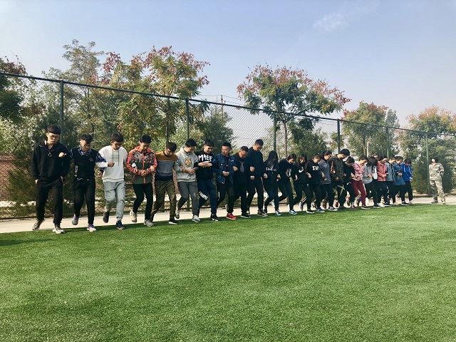 【完满班级】体验素质拓展 感受别样人生——远景1701倾全力提升班级凝聚力