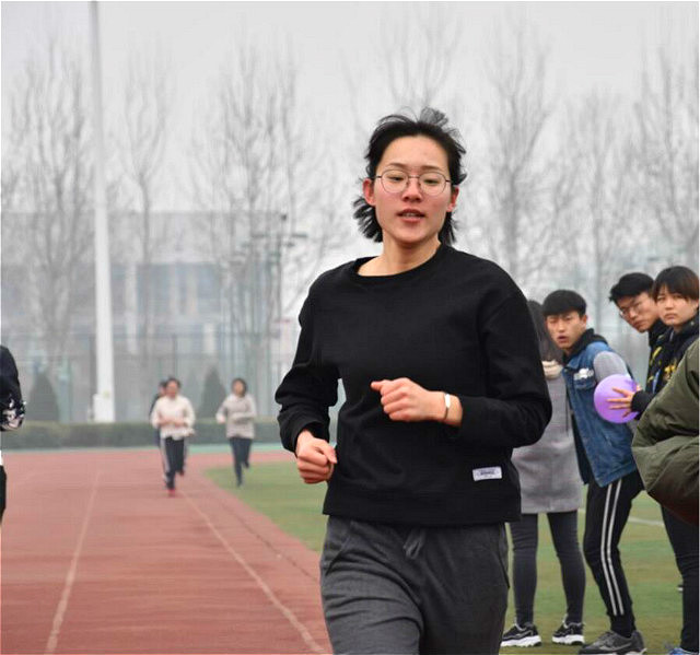 热血竞技 延续橄榄枝的荣耀——“运动嘉年华”经济管理系第五届“经管杯”田径运动会