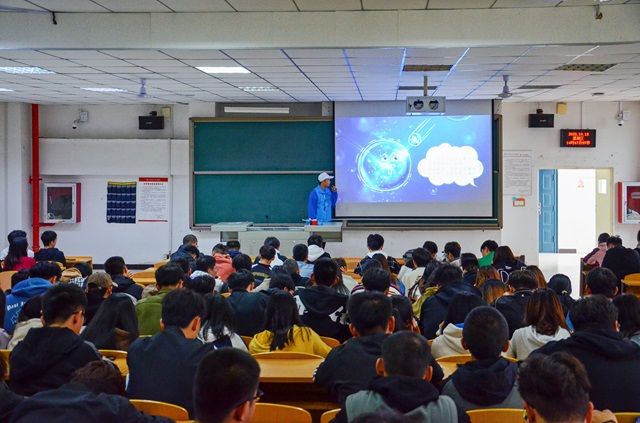 智能学子与“两弹一星” 跨越两个世纪的精神传承