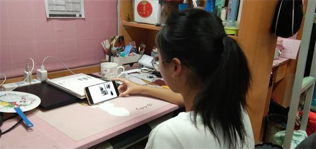 【辅导员说完满】调整姿态，展望未来——艺术传媒学院辅导员说完满“迎接新学期，铭记抗疫英雄”完满班级活动