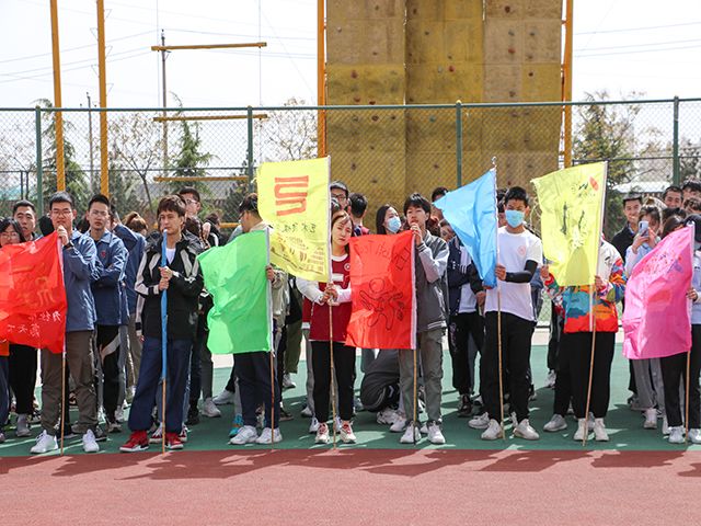 携手拼搏凝一心 同舟共济铸辉煌