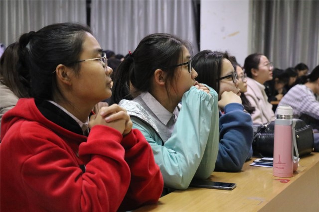 【辅导员说完满】探索未知区域 正确认识自我——外国语言文学系2018级辅导员说完满之心理健康教育