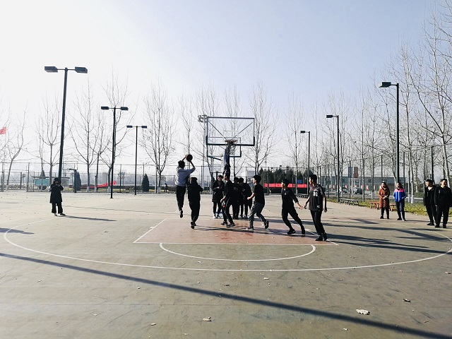 【完满班级】跳动的篮球 友谊的桥梁———软件1802班与软件1801班篮球友谊赛