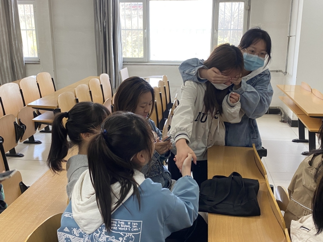 【完满班级】益在人心 奉献爱心——商务英语学院英语2003班、2004班完满班级活动