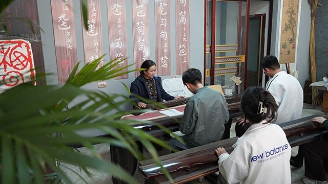 青山不墨千秋画 绿水无弦万古琴——艺术传媒学院“拾遗记”非遗传承在行动