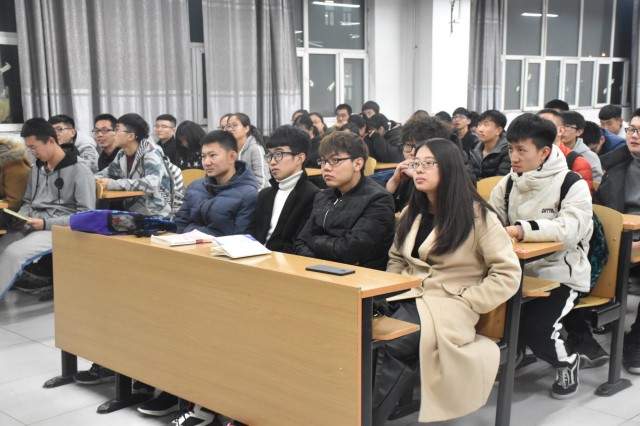 【辅导员说完满】冬风寒霜恶 父母师恩深——信息工程系辅导员说完满活动