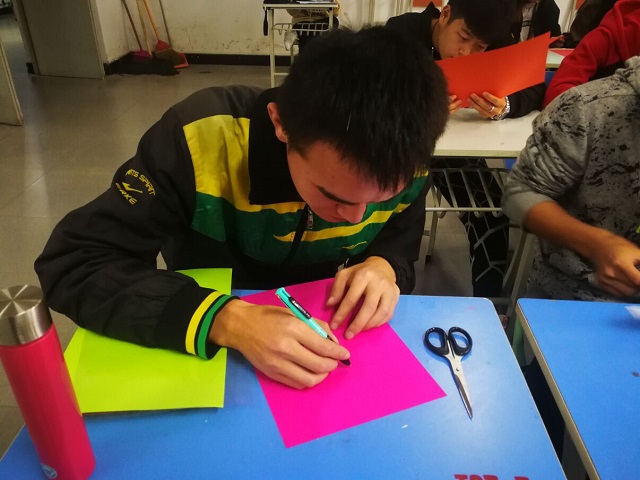 【完满班级】剪出锦绣前程——艺术传媒学院动画1602班举办趣味剪纸大赛活动