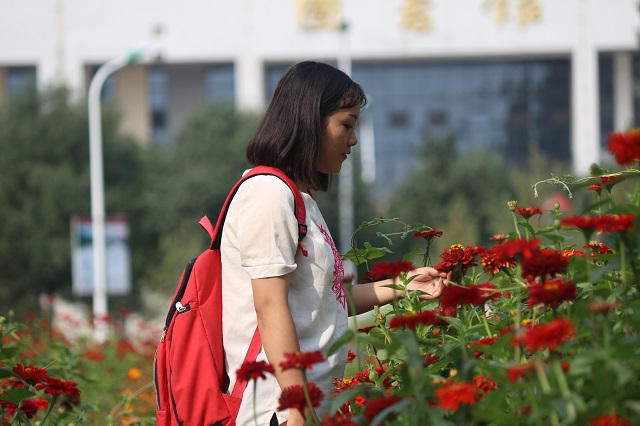 “沉闷”碰撞“活力”启程——你好信院