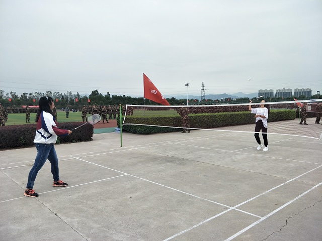 【完满班级】舞动青春 谁羽争锋——食品与环境学院班级羽毛球大PK