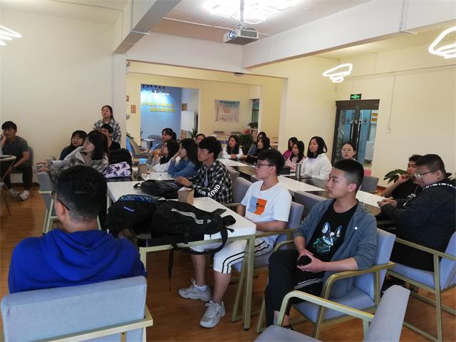 【完满班级】追火红岁月 忆五四往昔——数字1802班完满班级