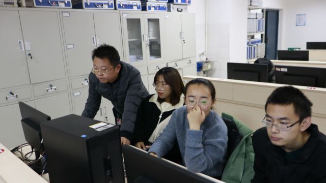 走进数控世界——智能工程学院第一届数控技能大赛