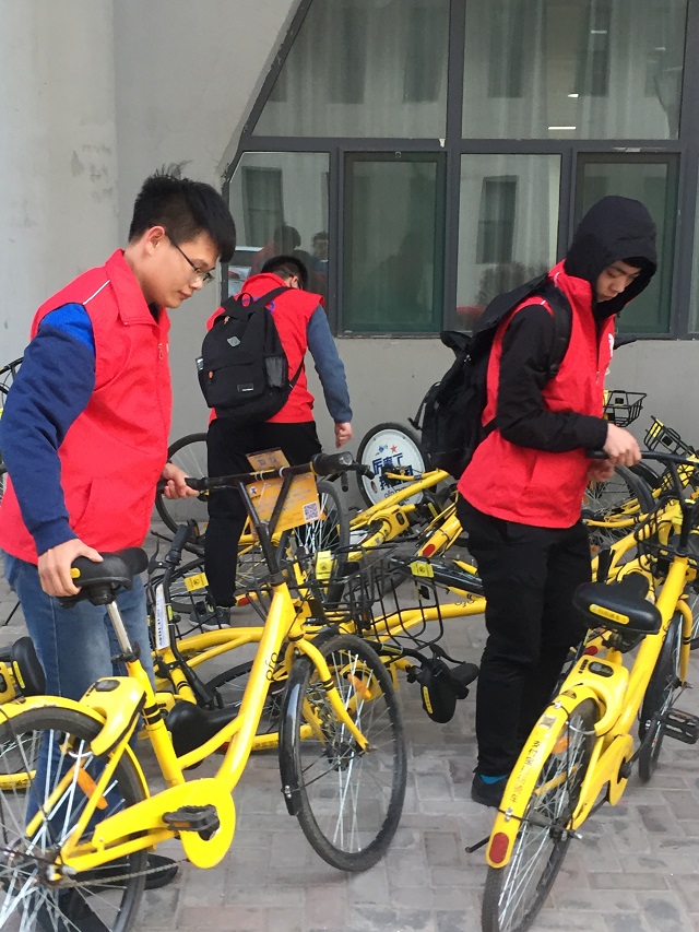 【完满班级】拯救小黄 在所不辞——信工系网工1701班“学习雷锋精神”第一期活动