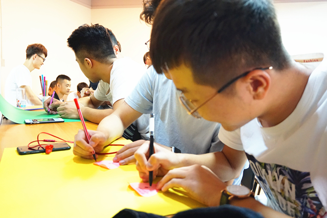 花香不散 蜡炬永存——第四届“老师 谢谢您！”教师节感恩活动