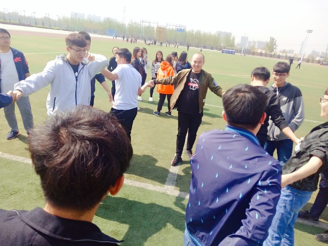 【完满班级】燃热血青春 扬激情号角——电气1602班举办“完满不止 继续前行”主题班级活动