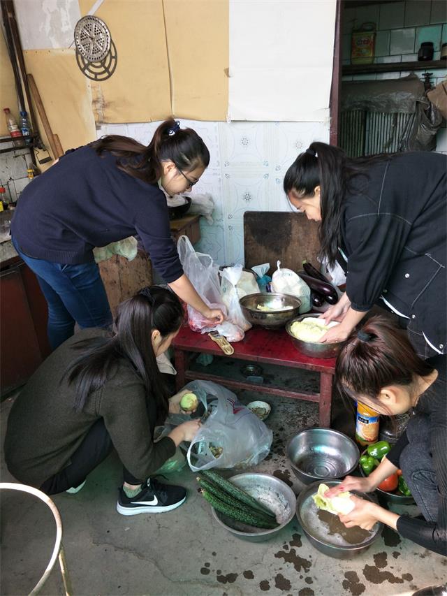 【完满班级】金秋华章落 初冬前奏来——淬炼商学院举办“善”行青春主题活动（三）
