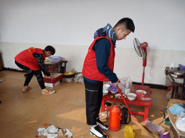 【完满班级】与雷锋同行--艺术传媒学院视传1803班太平庄关爱老人完满班级活动