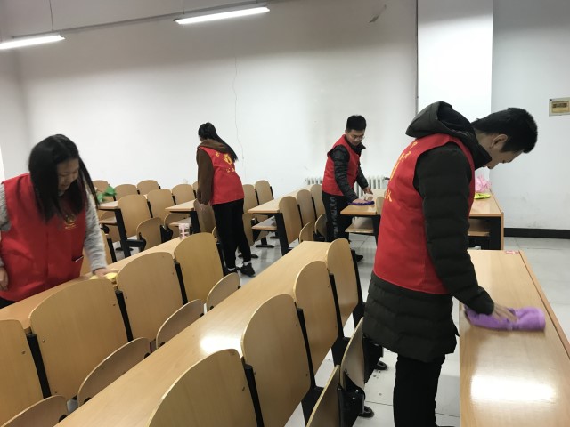 【完满班级】情系雷锋月 爱洒三月天——信工系软件1705班举办完满班级活动