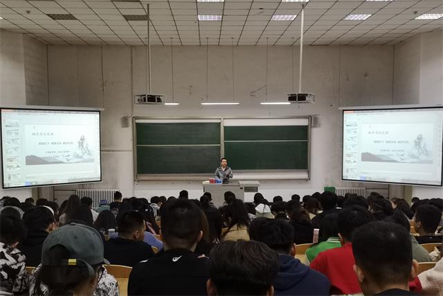 【辅导员说完满】家国天下 修身为本 教学为先——大数据学院、信息工程学院2018级辅导员说完满