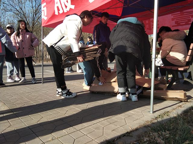 【完满班级】明净之道 何忍污之——艺术传媒学院环境设计1802班举办垃圾分类常识普及活动