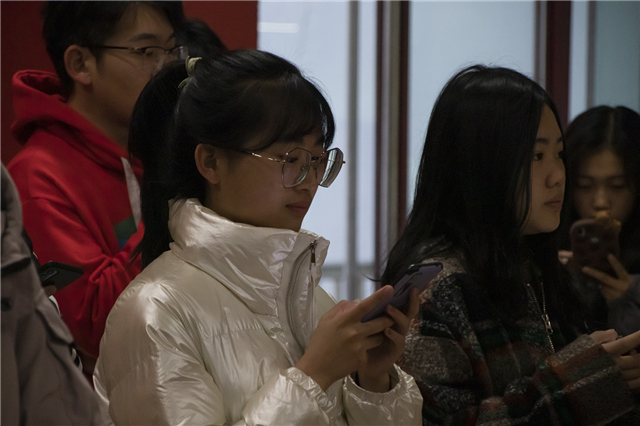 前行第183期：用青春的朝气唤醒初冬的宁静