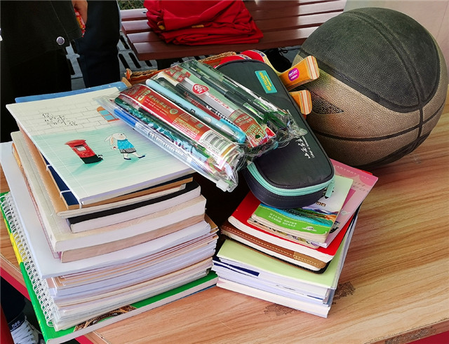 电商扶贫正当时 为爱捐献有所为——智能工程学院电商扶贫第二期