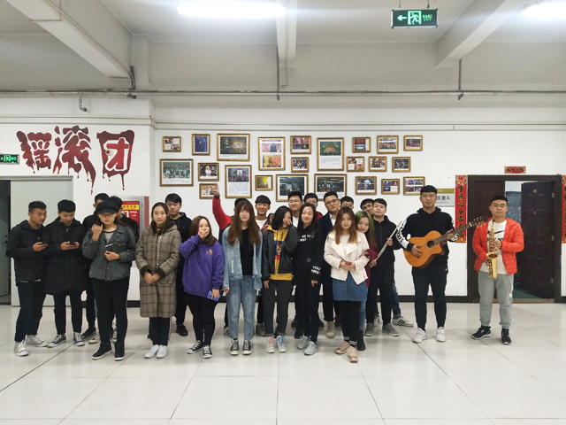 【完满班级】歌舞飞扬——大数据学院、信息工程学院物联网工程1701班艺术节