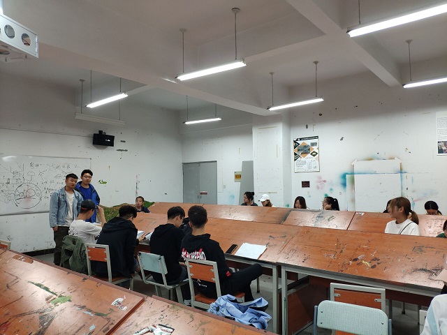 【完满班级】“重塑大学目标 指引前行方向”未来规划座谈会——艺术传媒学院环设1806班主题活动