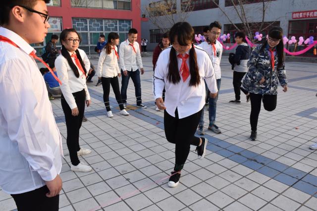 号外号外!少先队员空降信院——第61期周末文化广场暨“我们是共产主义接班人”信工系忆经典