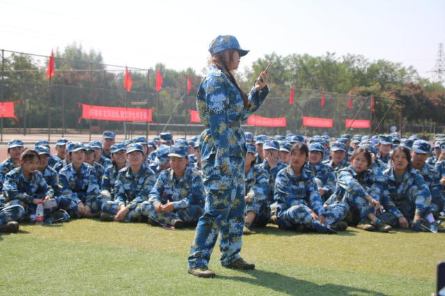 烈日骄阳 铸造精钢——21级智院学子军训纪实