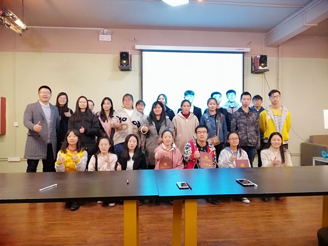 【社团快讯】争做环保使者 共创绿色文明——绿时代公益协会举办“环保手绘签名”活动