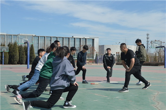 【辅导员说完满】我们都在努力奔跑——远景学院2017级举办主题年级会