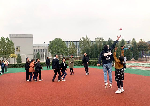 【完满班级】在青春的路上齐舞飞扬——艺术传媒学院视觉（专升）1805班“眉开眼笑，乐不可支”儿时游戏大比拼