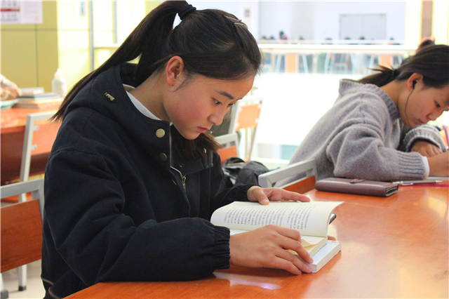 【完满班级】爱 蕴在书与歌里——淬炼商学院举办“善”行青春主题活动（五十六）