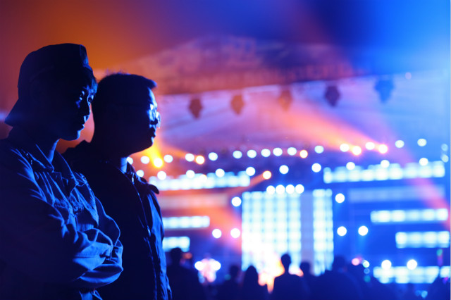 【音乐节】火一般的青春 与摇滚灵魂共震——“2017 无边”第五届校园摇滚音乐节无边舞台专场感想